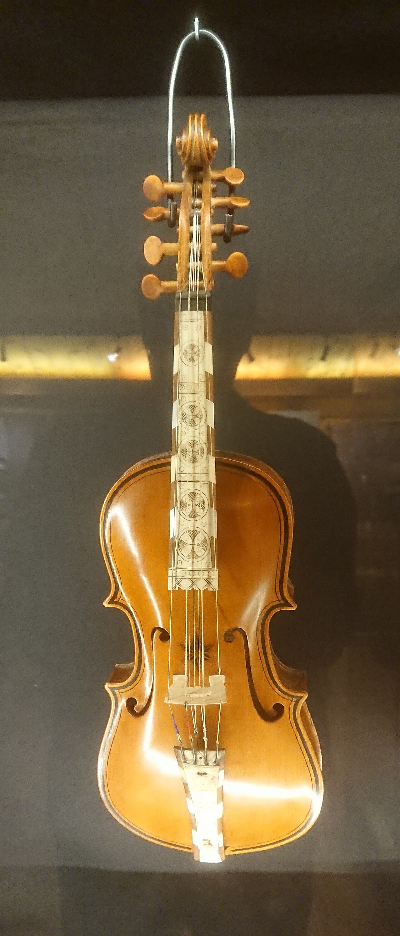 Hardingfele, det tradisjonelle norske strengeinstrumentet