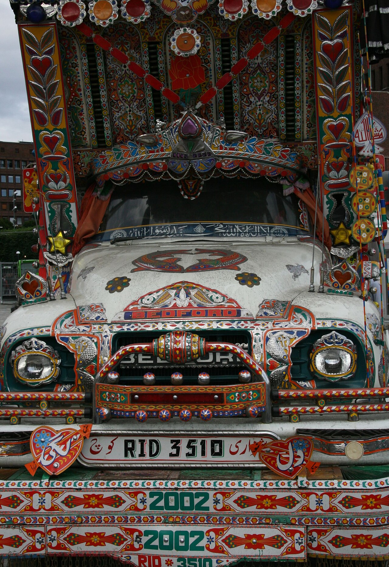 Matboder og folkemengde på Melafestivalen