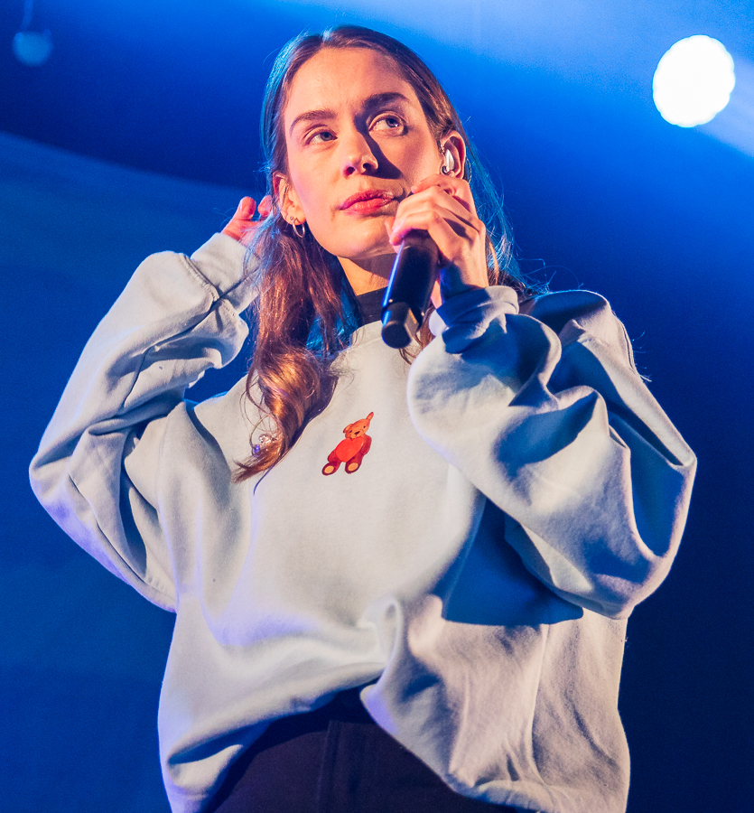 Anna of the North live