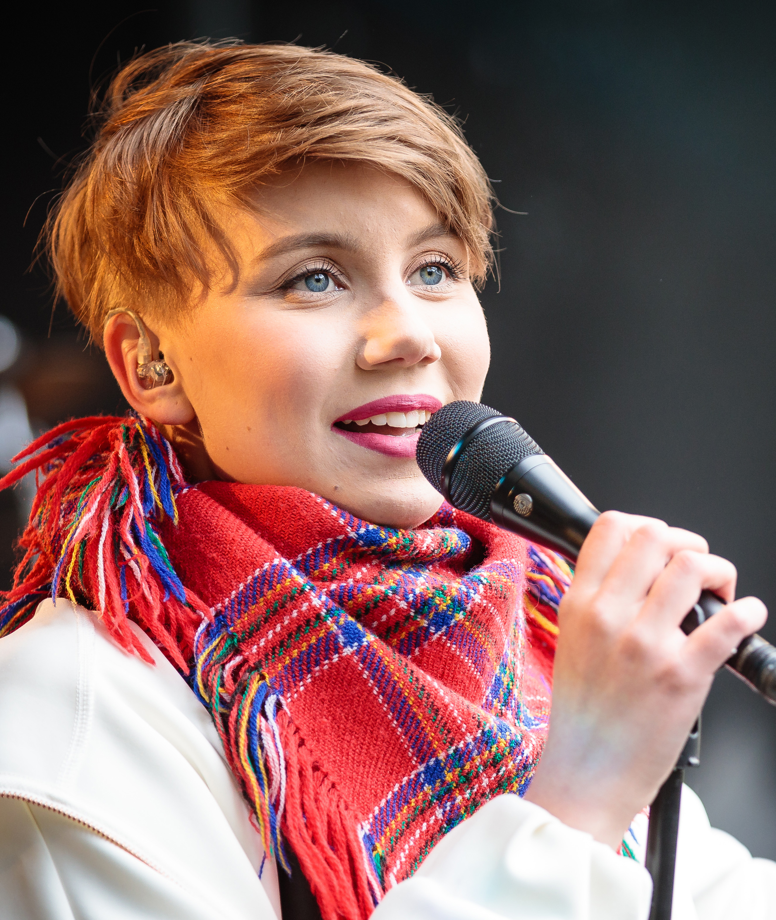 Ella Marie Hætta Isaksen live