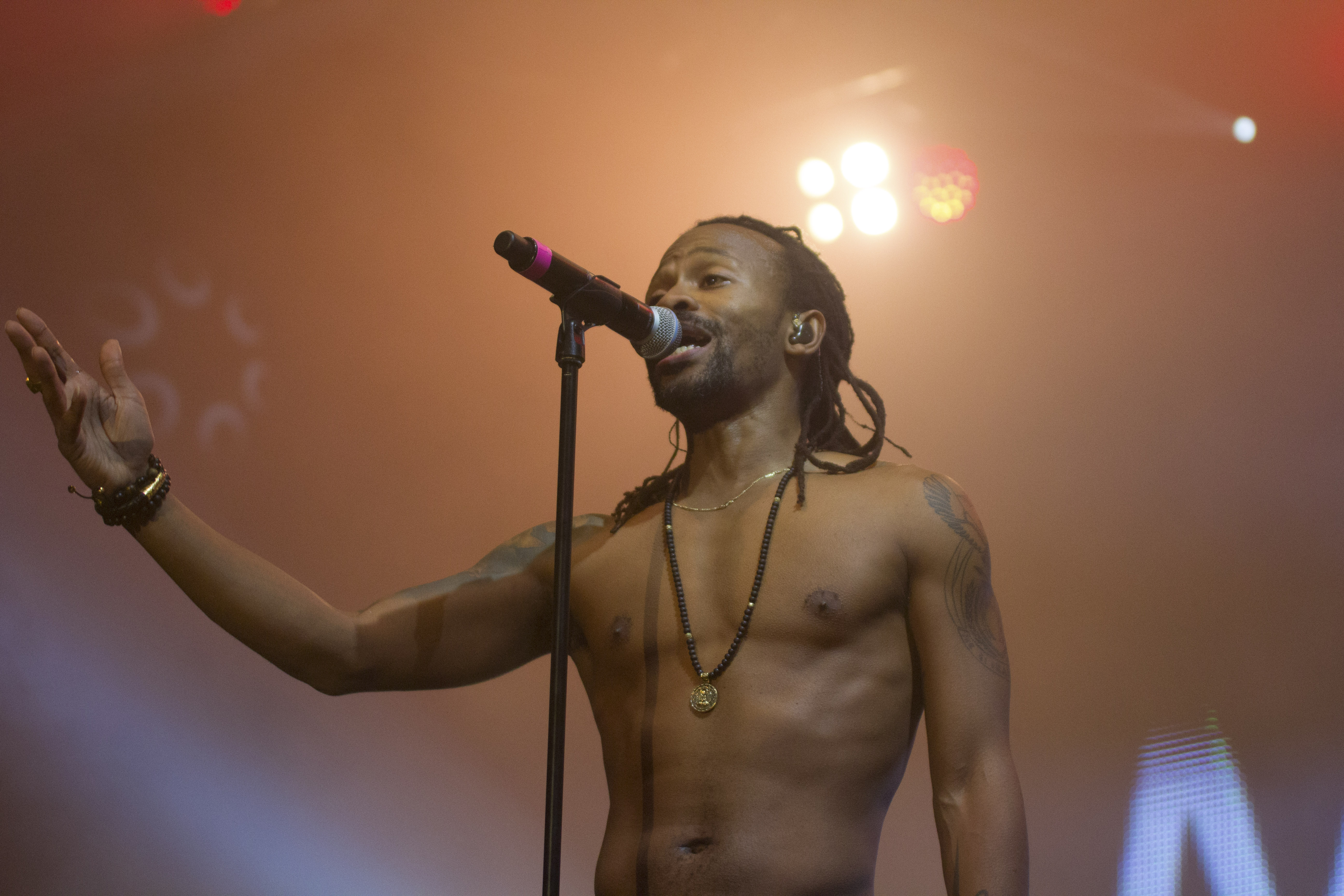 Madcon live