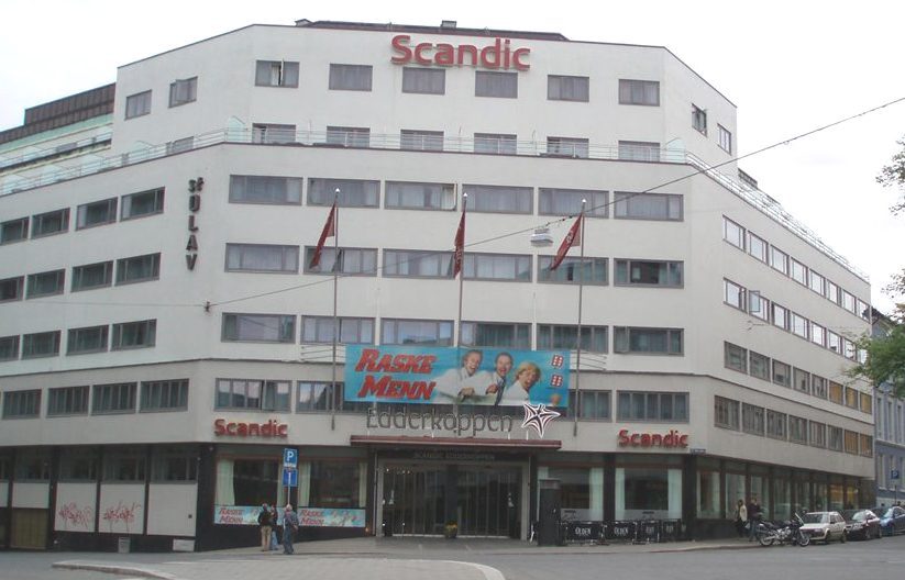 Fasaden til Edderkoppen teater/scene ved St. Olavs plass i Oslo