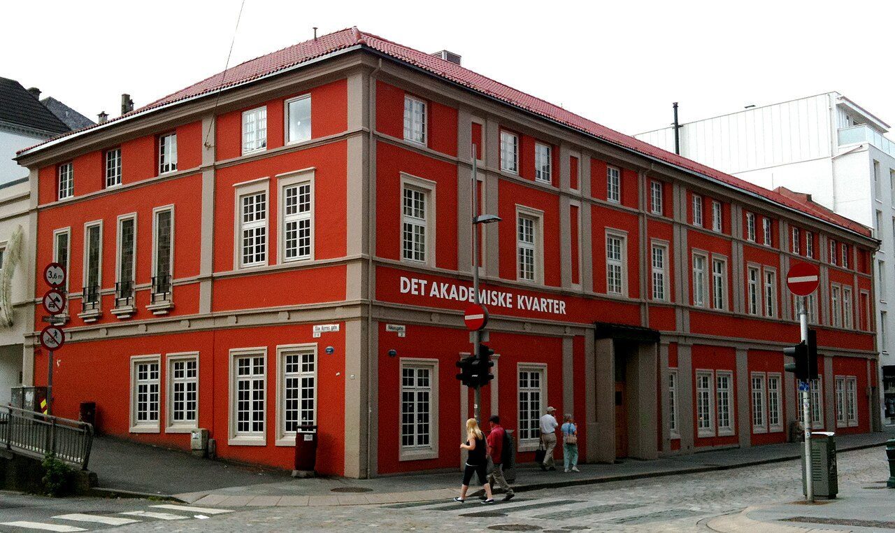 Det Akademiske Kvarter (Kvarteret) i Bergen, parkering og transport
