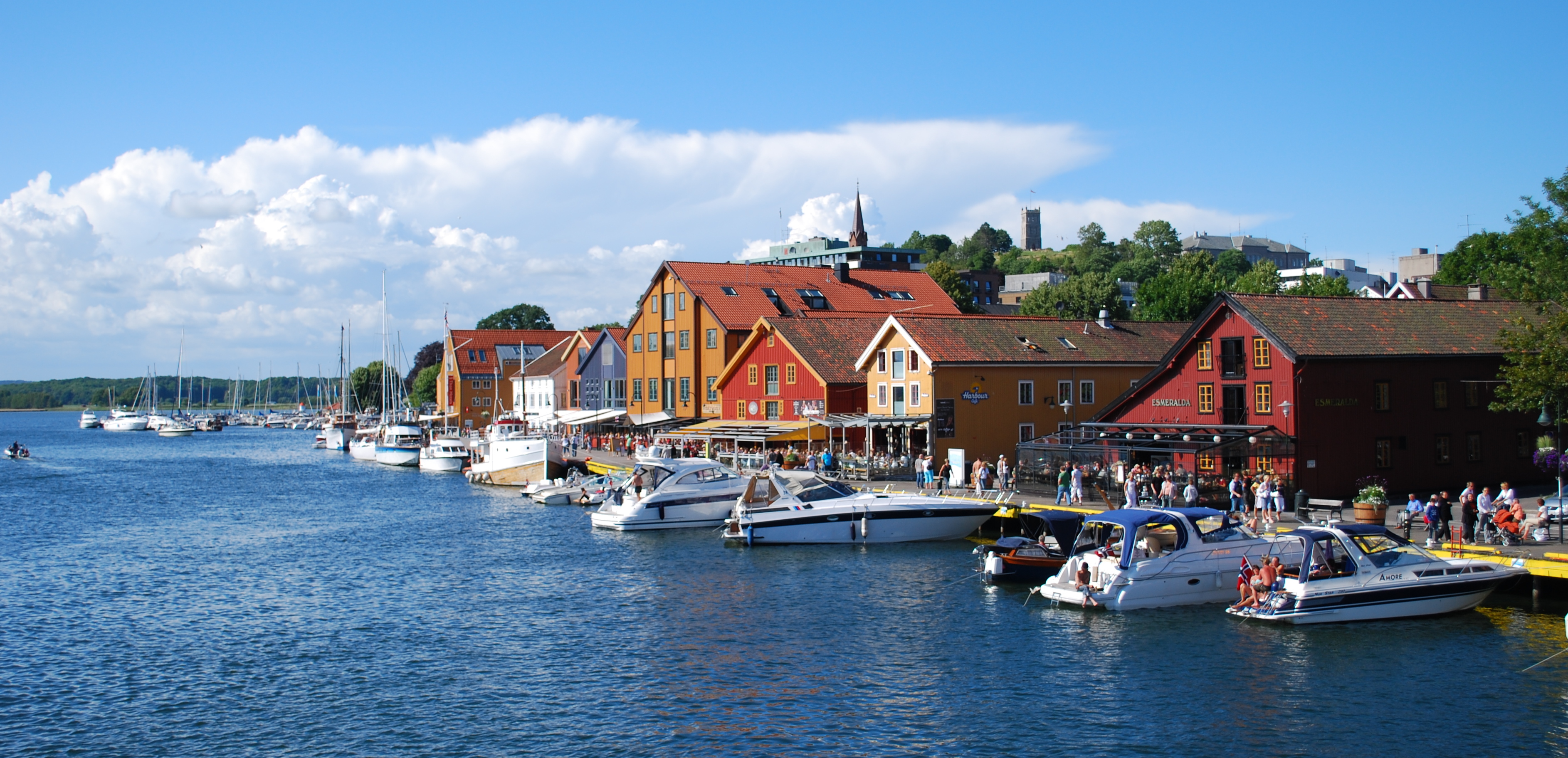 Foynhagen utendørsscene og bryggeområdet i Tønsberg