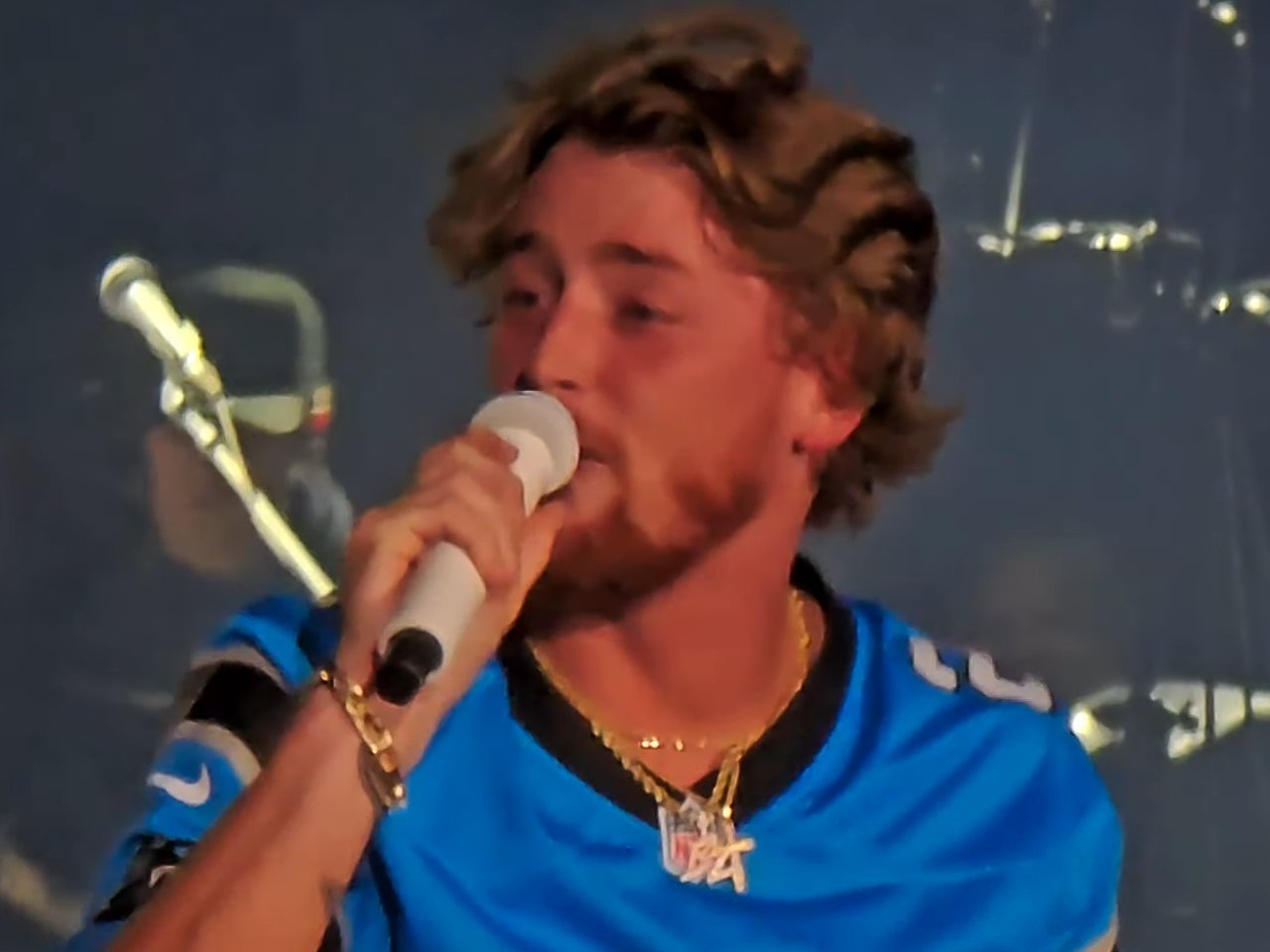 Bailey Zimmerman live på scene