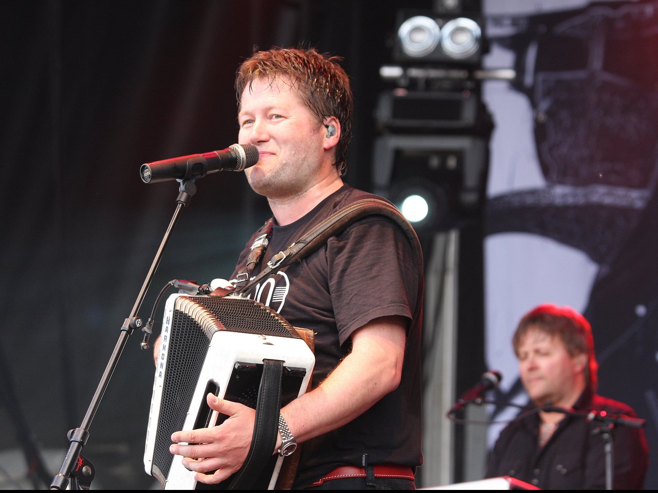 Bjarne Brøndbo, vokalist i D.D.E