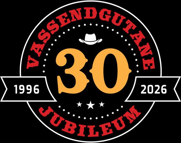 Vassendgutane sitt jubileumsmerke: 30 JUBILEUM 1996 til 2026 med cowboyhatt
